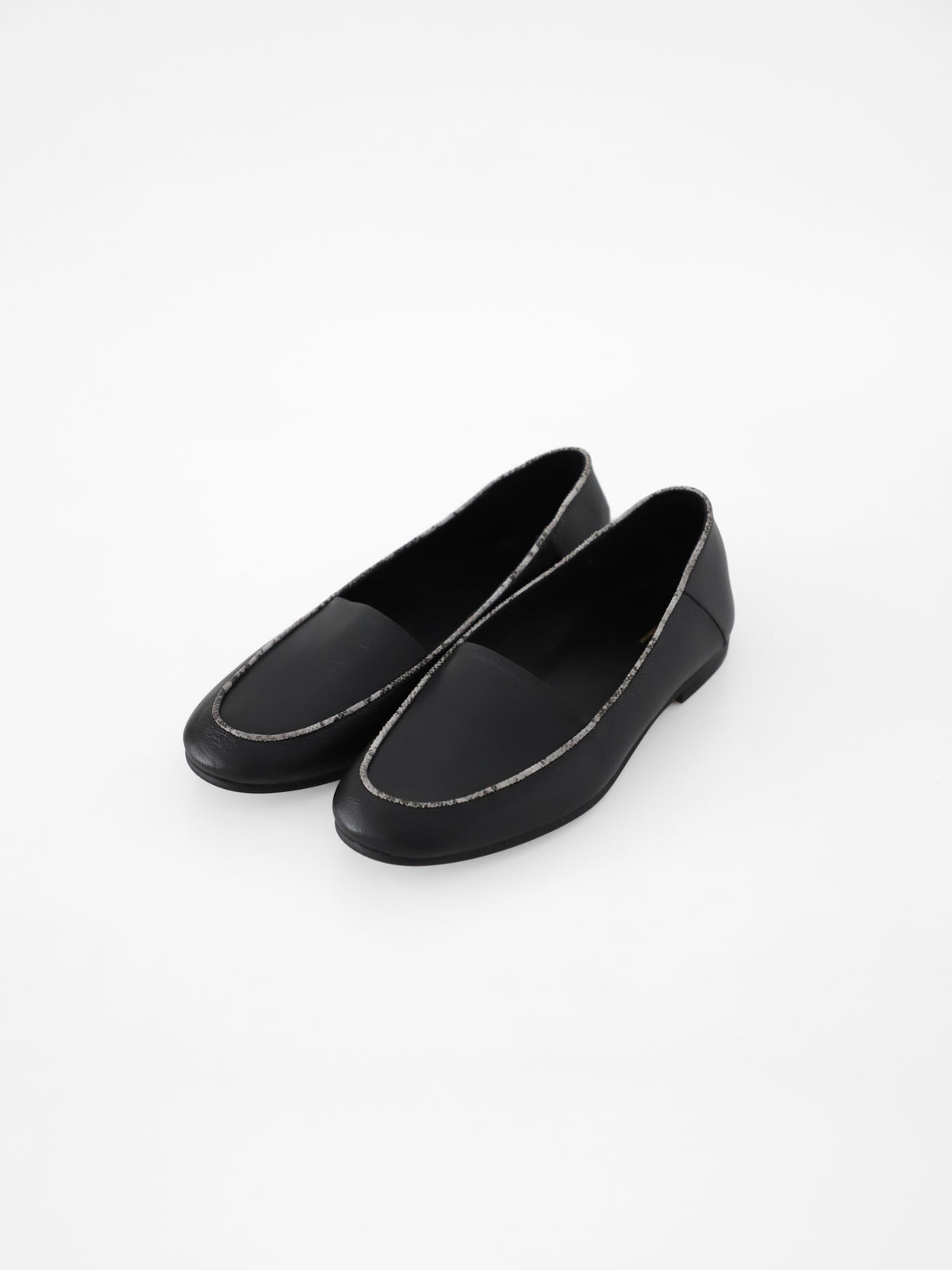 oval moca / Hender Scheme