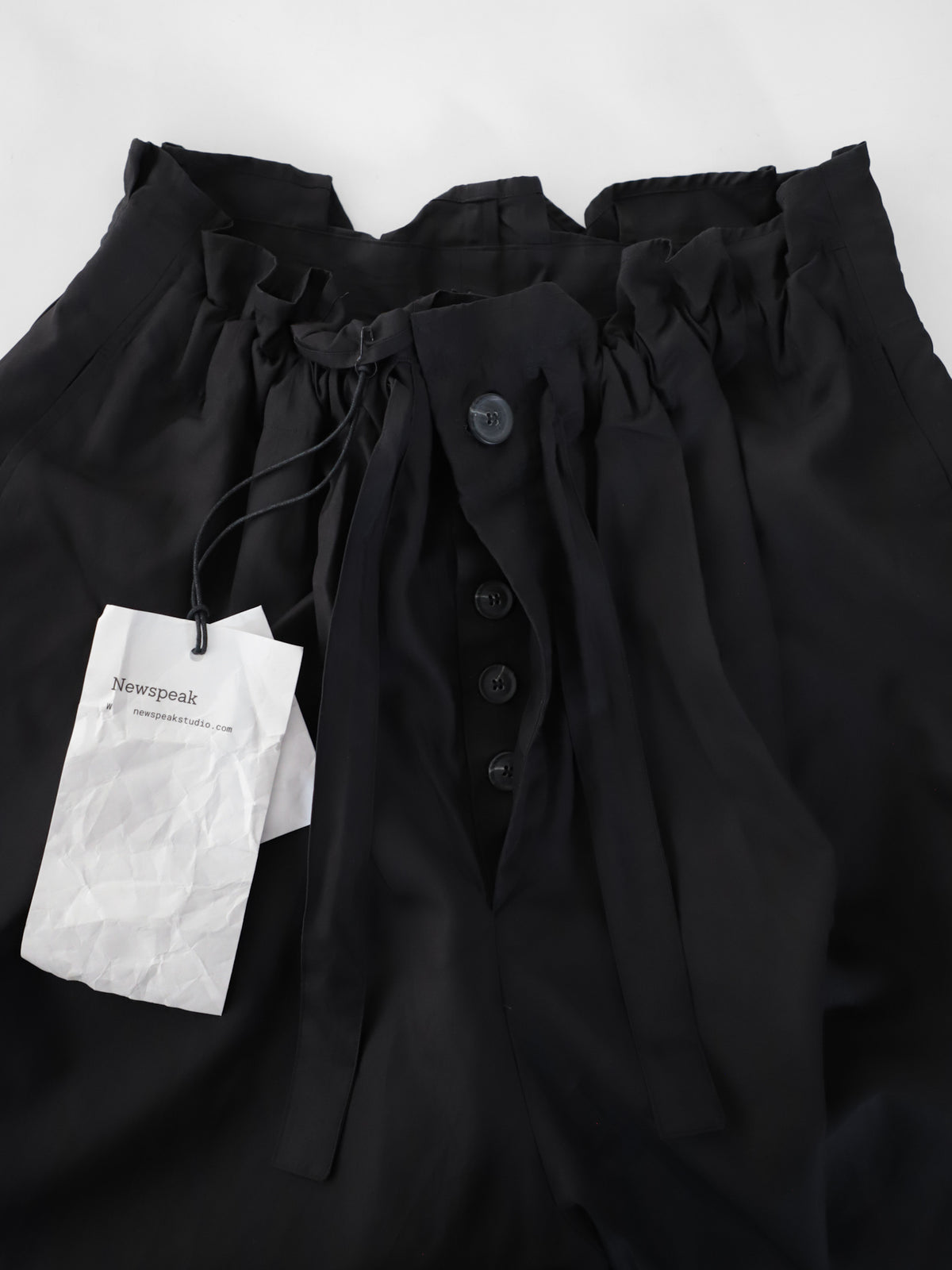 RELAXED BELTED TROUSER / Newspeak