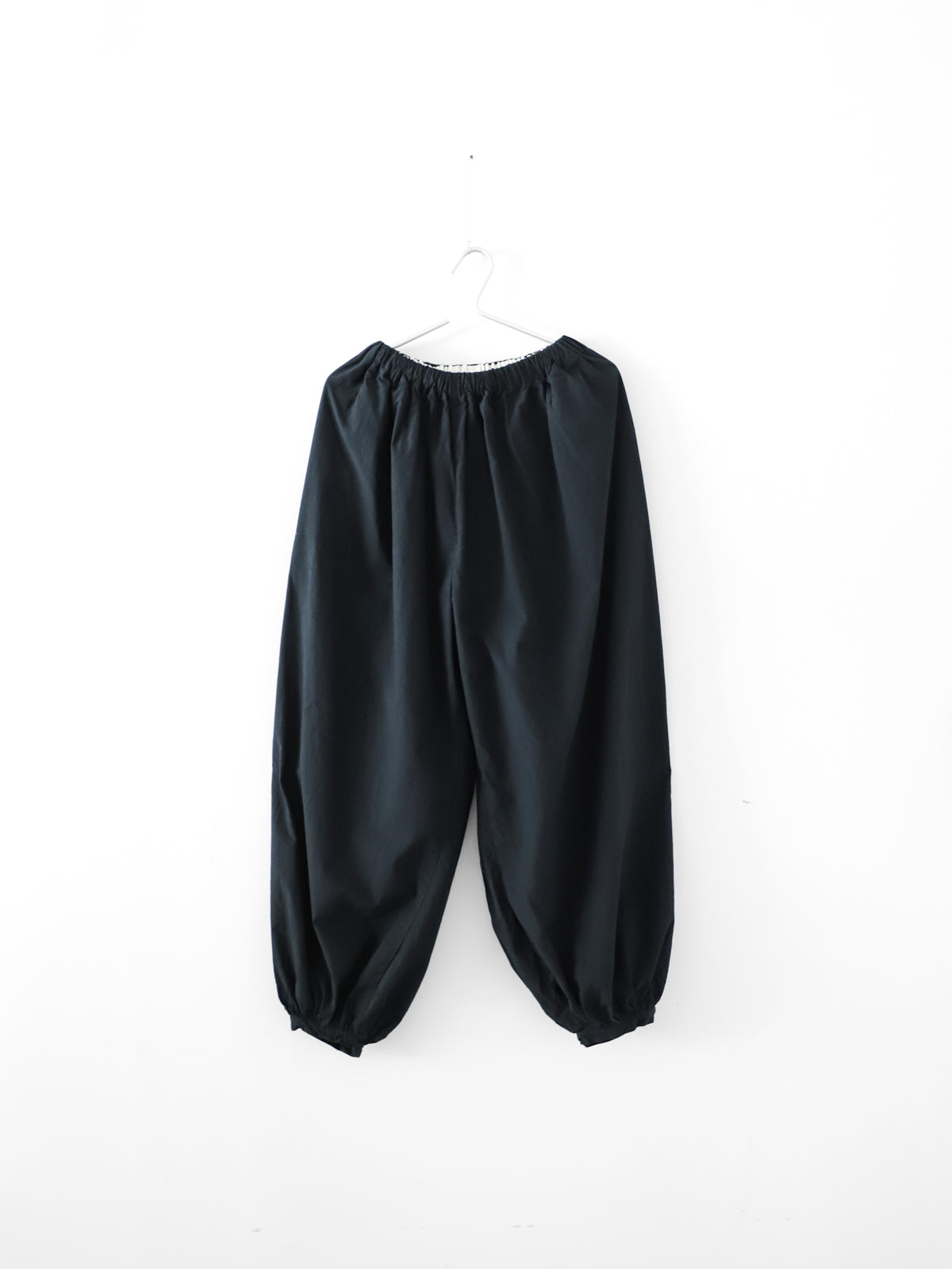 TAMOU trousers/ SONO