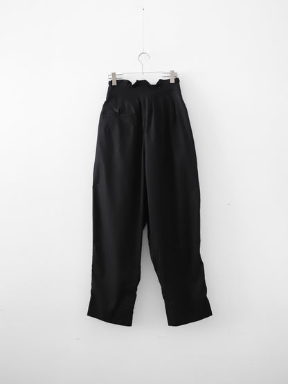 RELAXED BELTED TROUSER / Newspeak