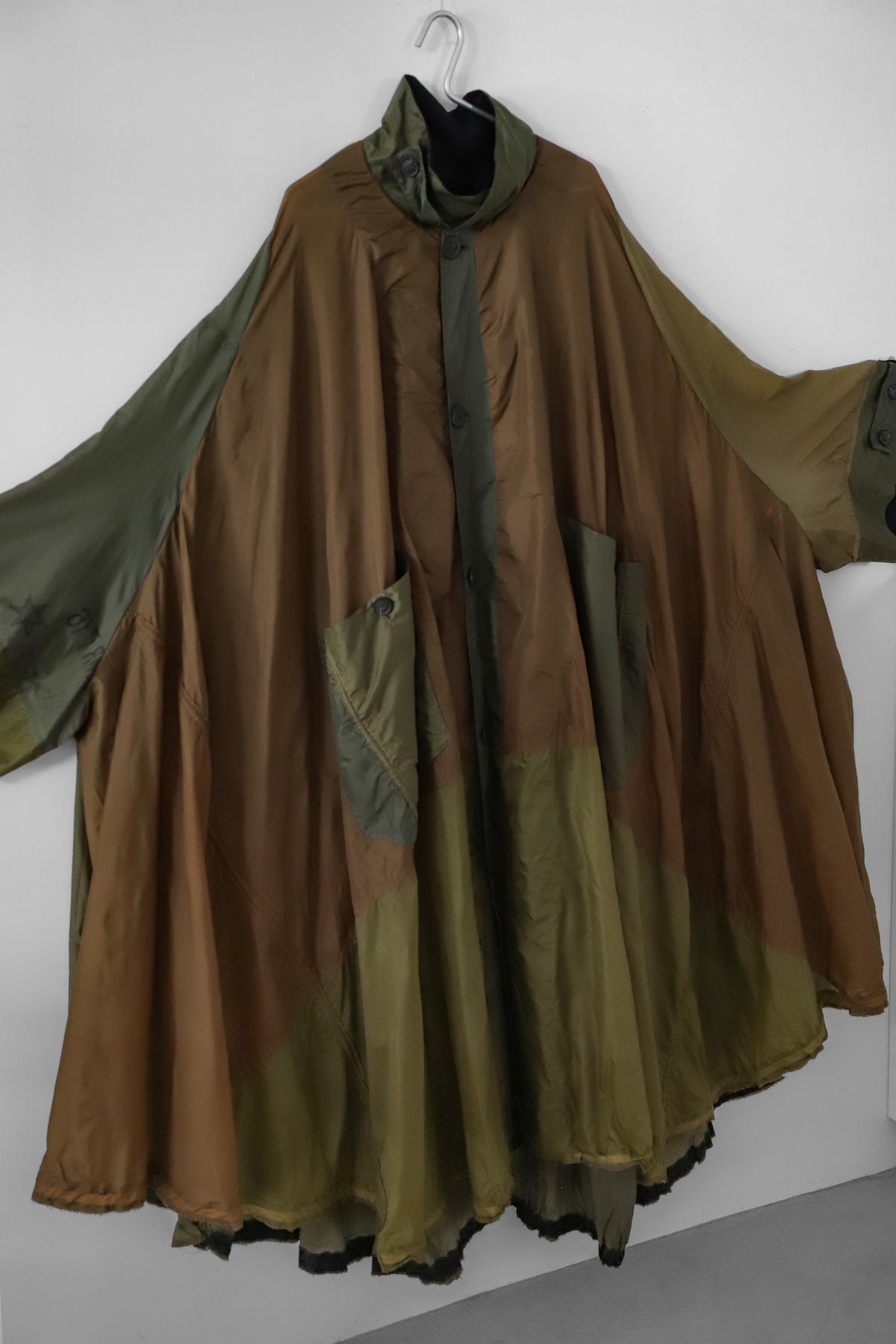 PARACHUTE COAT / Newspeak