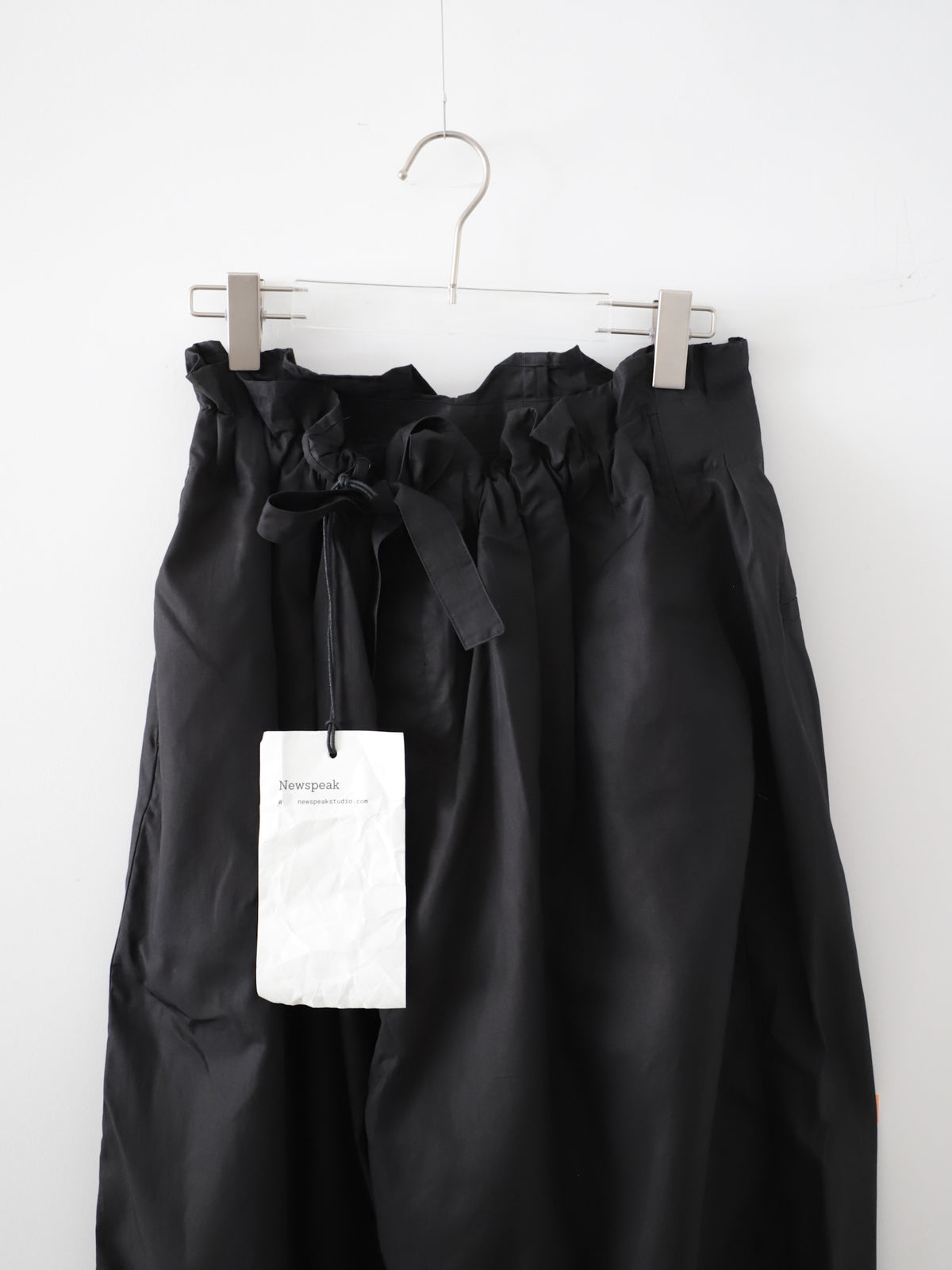 RELAXED BELTED TROUSER / Newspeak