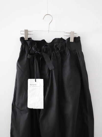 RELAXED BELTED TROUSER / Newspeak
