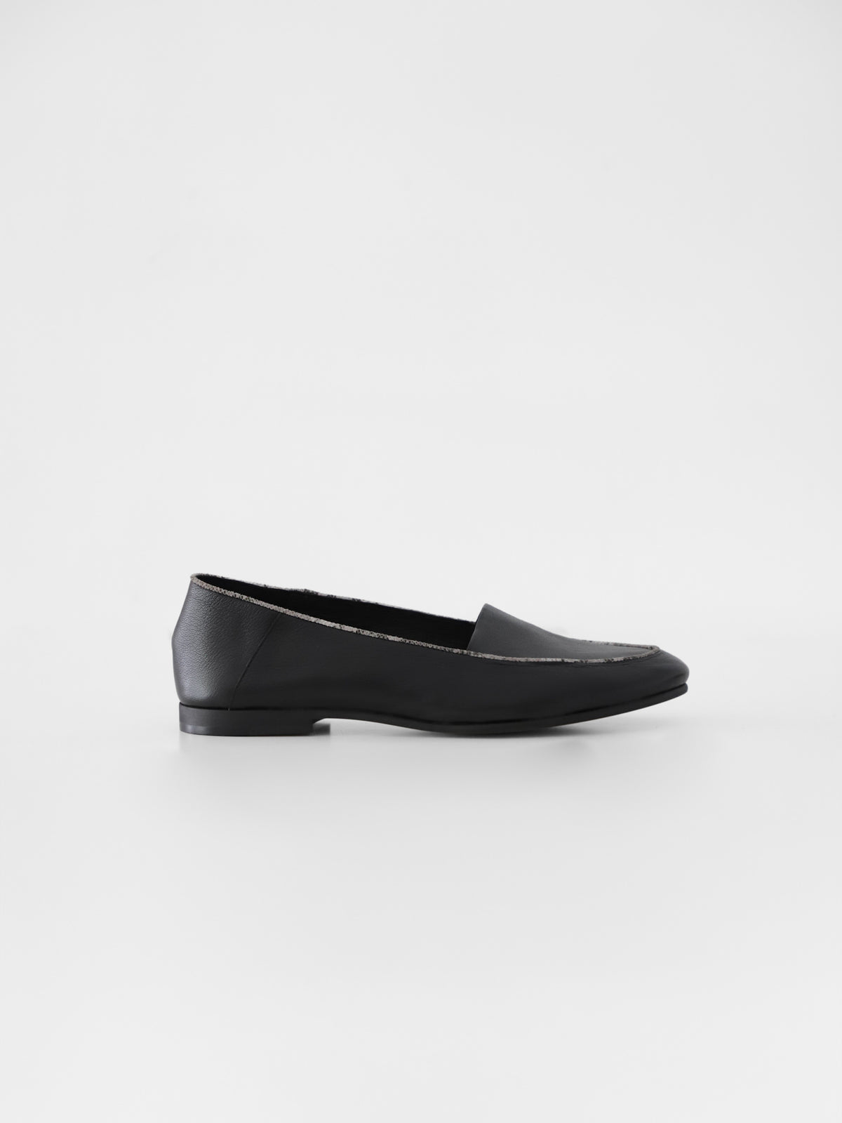 oval moca / Hender Scheme