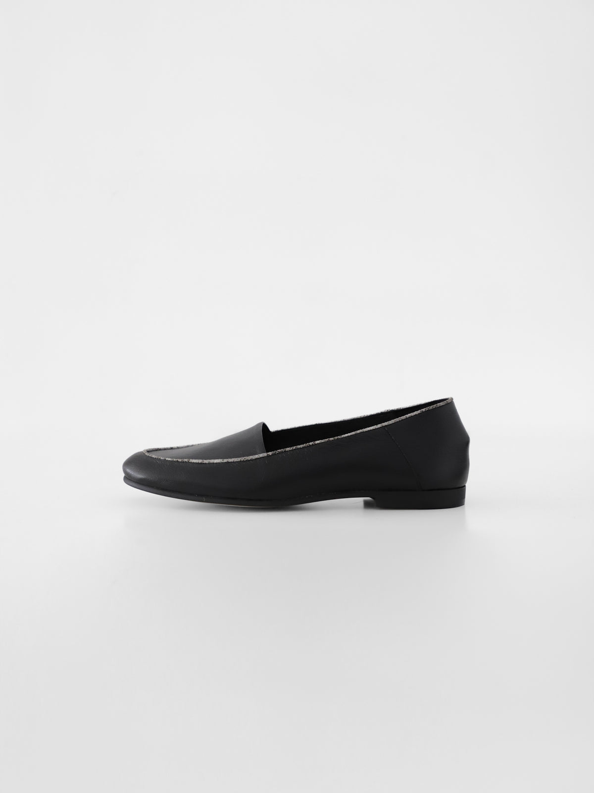 oval moca / Hender Scheme