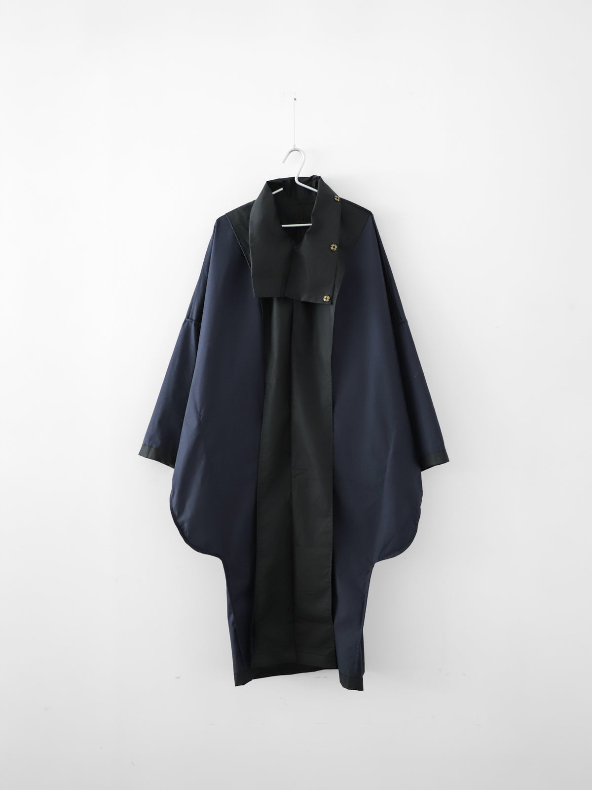 otahuku coat / oira