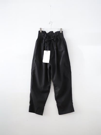 RELAXED BELTED TROUSER / Newspeak