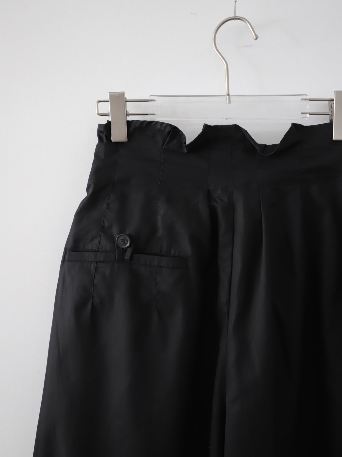 RELAXED BELTED TROUSER / Newspeak