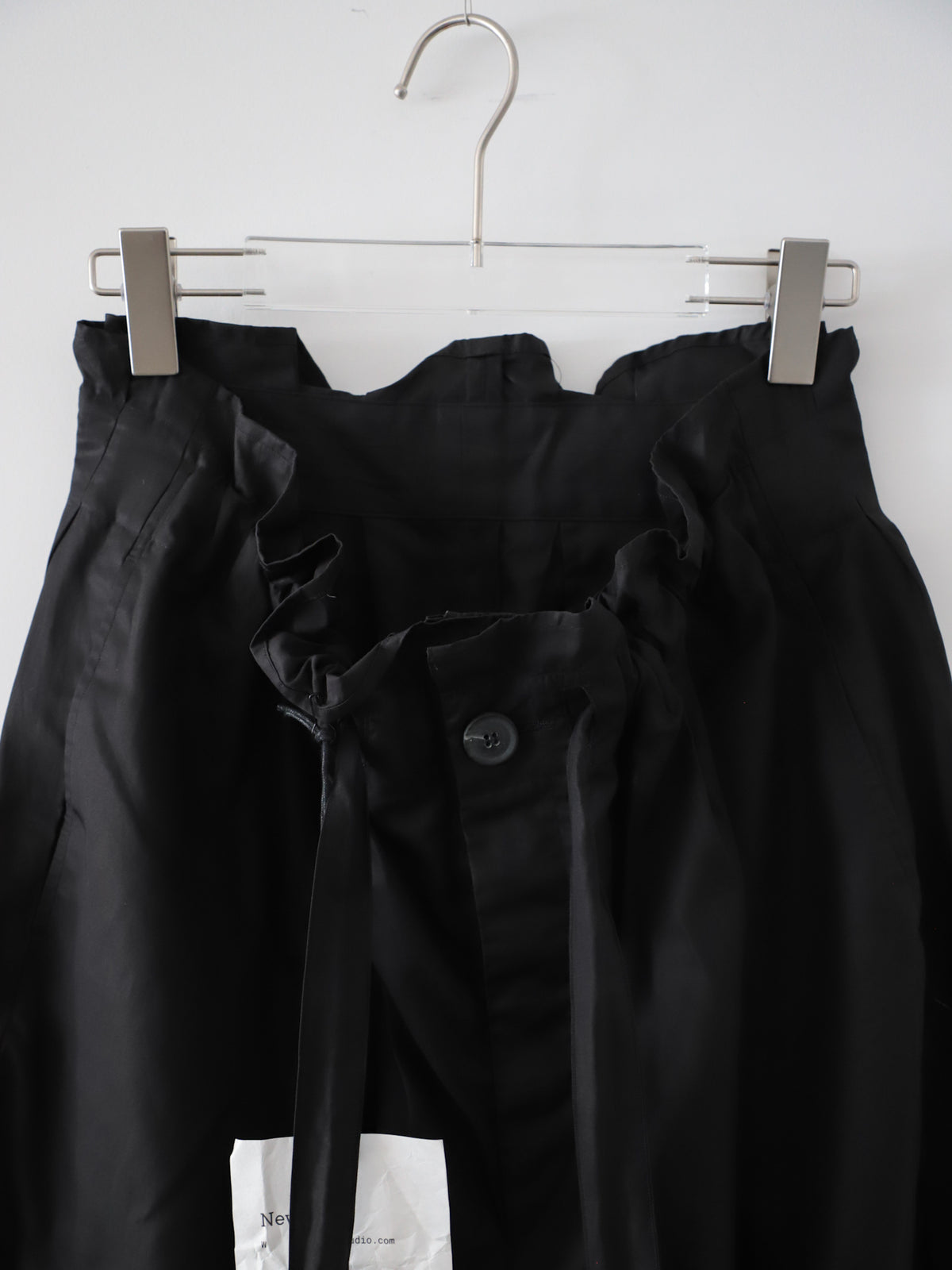 RELAXED BELTED TROUSER / Newspeak